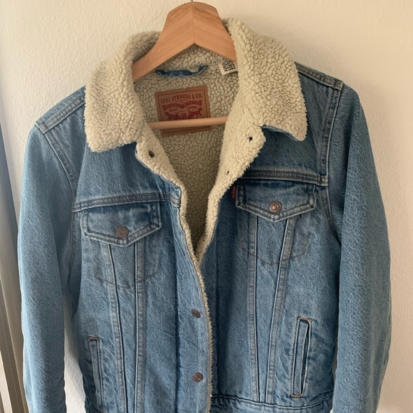 Levi’s original Sherpa trucker jacket - Picture 1 of 5